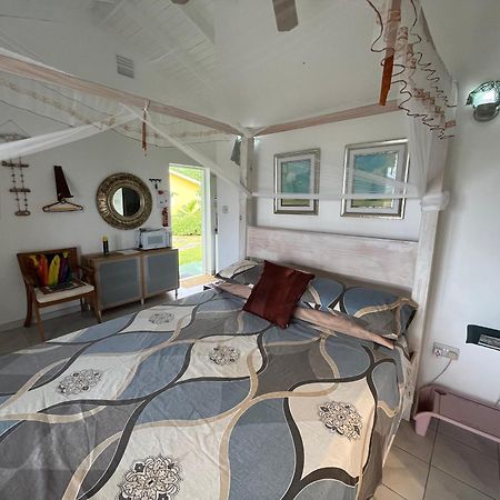 Waves Villa Guesthouse Кингстаун Экстерьер фото