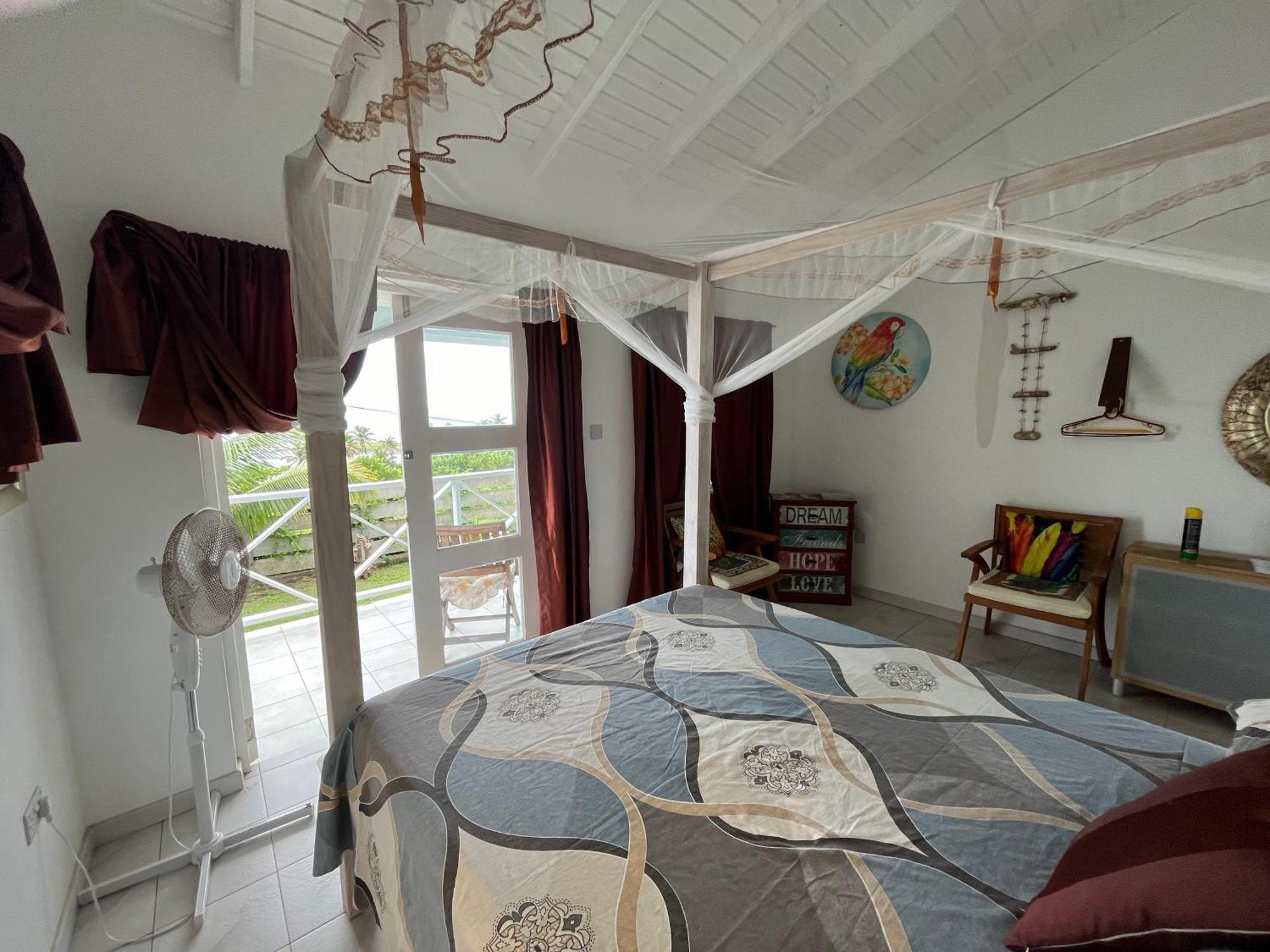 Waves Villa Guesthouse Кингстаун Экстерьер фото