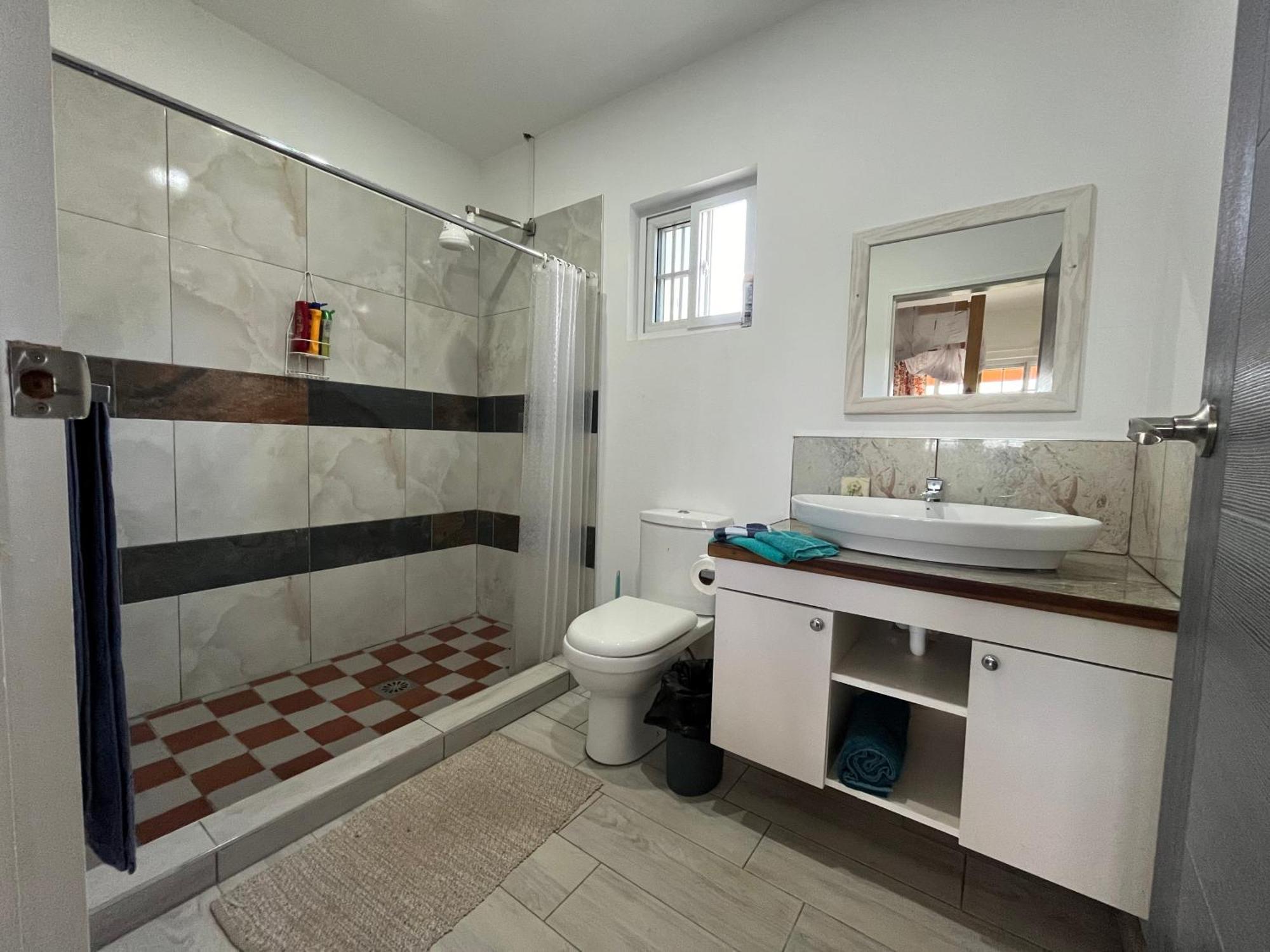 Waves Villa Guesthouse Кингстаун Экстерьер фото