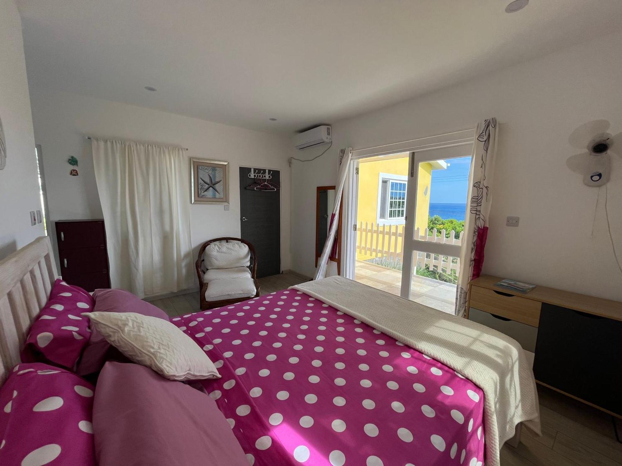Waves Villa Guesthouse Кингстаун Экстерьер фото