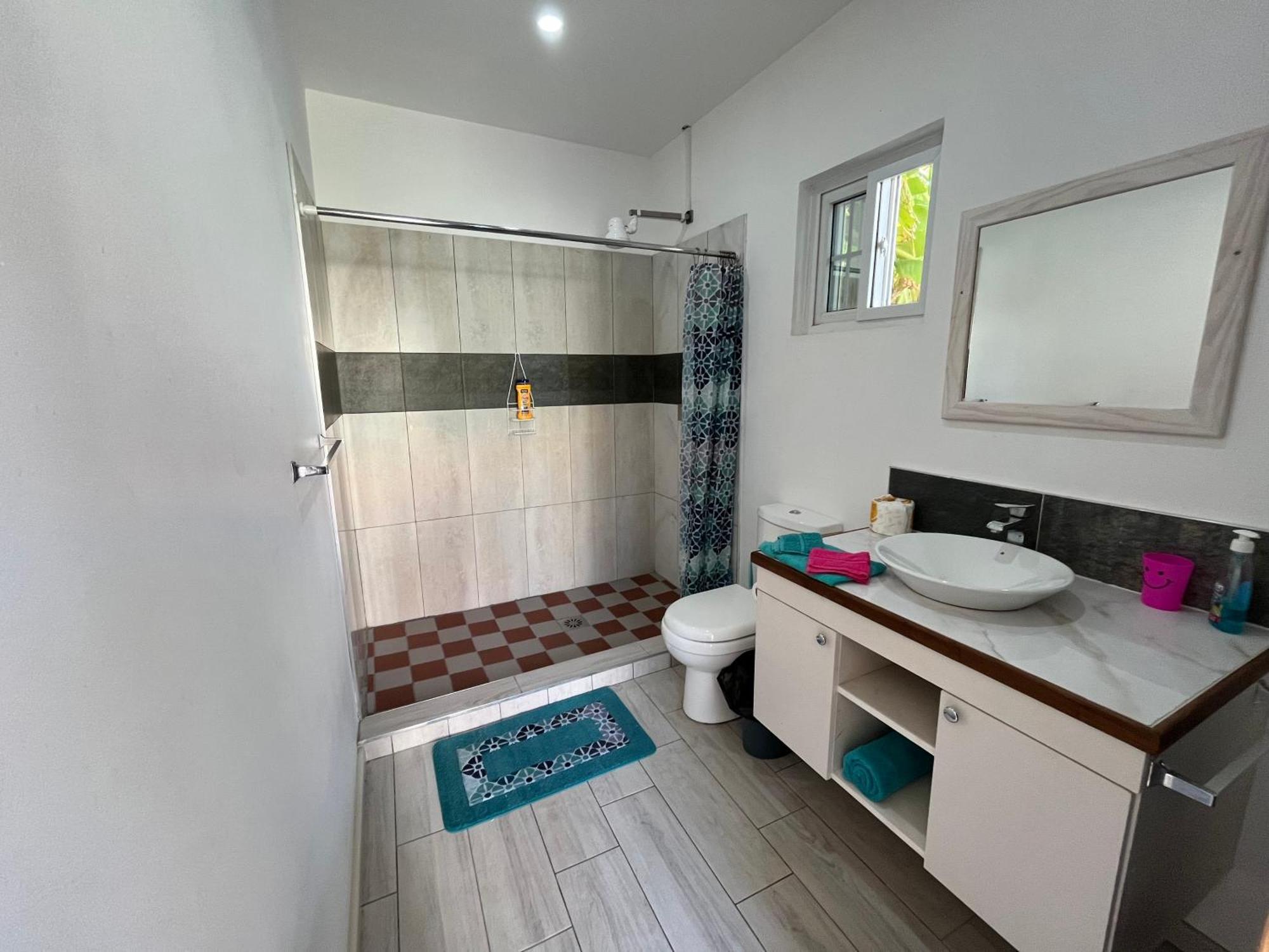 Waves Villa Guesthouse Кингстаун Экстерьер фото