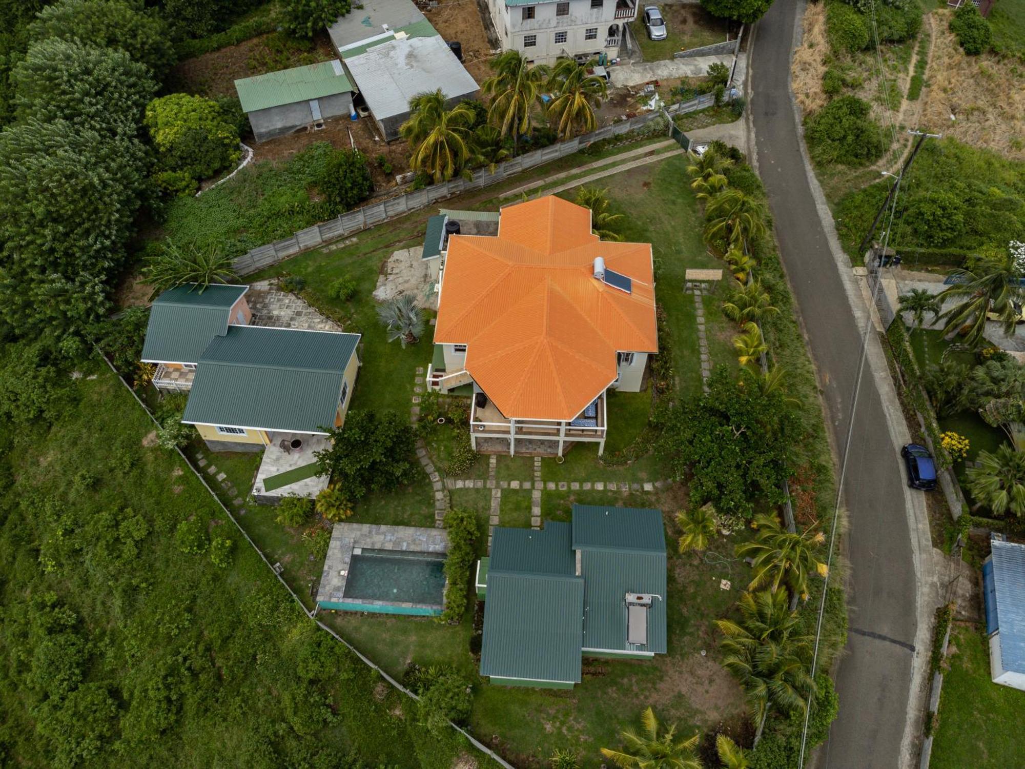 Waves Villa Guesthouse Кингстаун Экстерьер фото